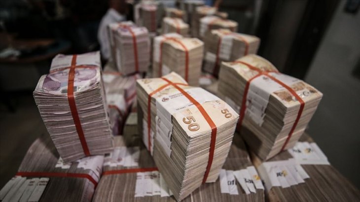 Hazine 1,8 milyar lira borçlandı