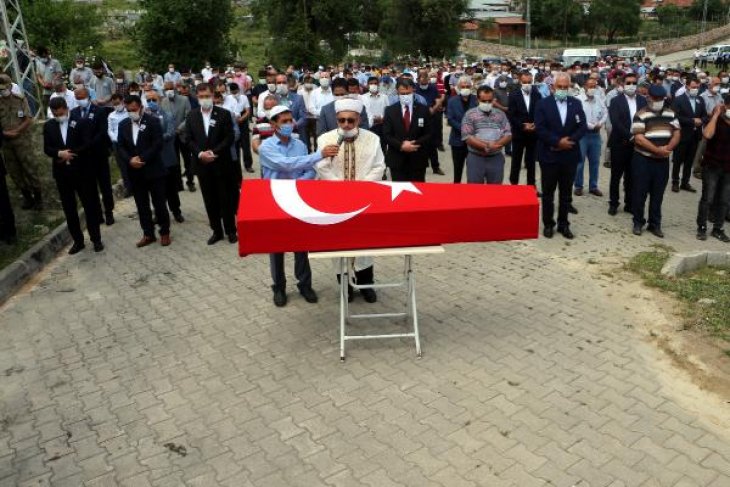 Kaza kurşunuyla hayatını kaybeden uzman çavuş toprağa verildi