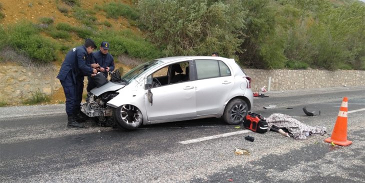 Devrilen otomobildeki 1 kişi öldü, 2 kişi yaralandı