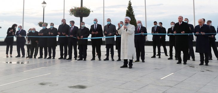 ''Demokrasi ve Özgürlükler Adası gönüllerdeki hasbi sevginin nişanesi olacak''