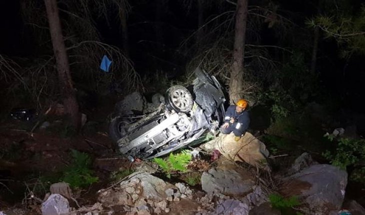 Alanya’da otomobil uçurumdan yuvarlandı: 1 ölü, 1 yaralı
