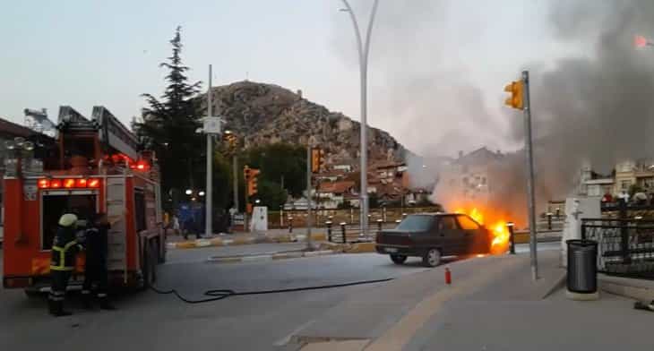 Seyir halindeki LPG’li otomobil yandı