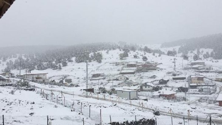 Haziran’a 3 gün kala Ankara’ya kar yağdı