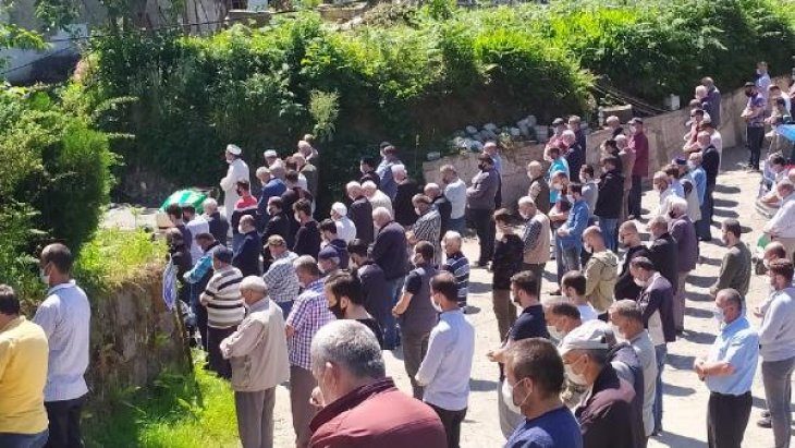 30 yıllık eşi tarafından öldürülen kadın toprağa verildi, ailesi şüpheliyi reddetti