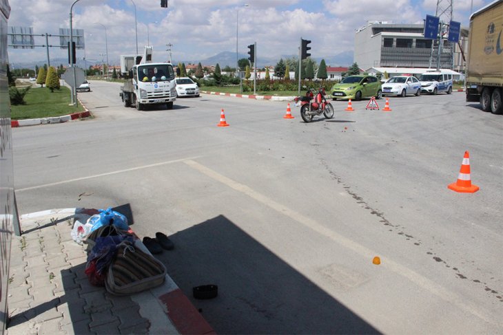 Karaman-Konya yolunda motosiklet kamyonetle çarpıştı: 1 yaralı