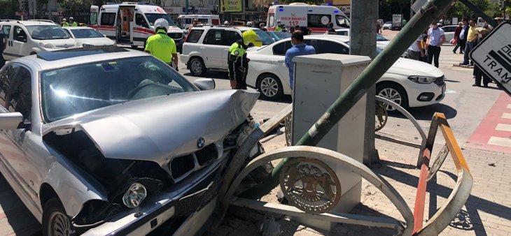 Konya kent merkezinde zincirleme kaza: Yaralılar var!