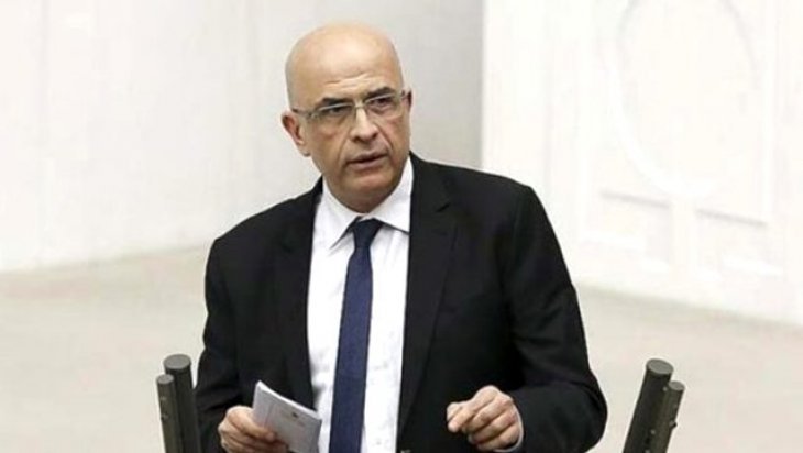 CHP'li Enis Berberoğlu, koronovirüs tedbirleri kapsamında izinli olarak açık cezaevinden çıktı