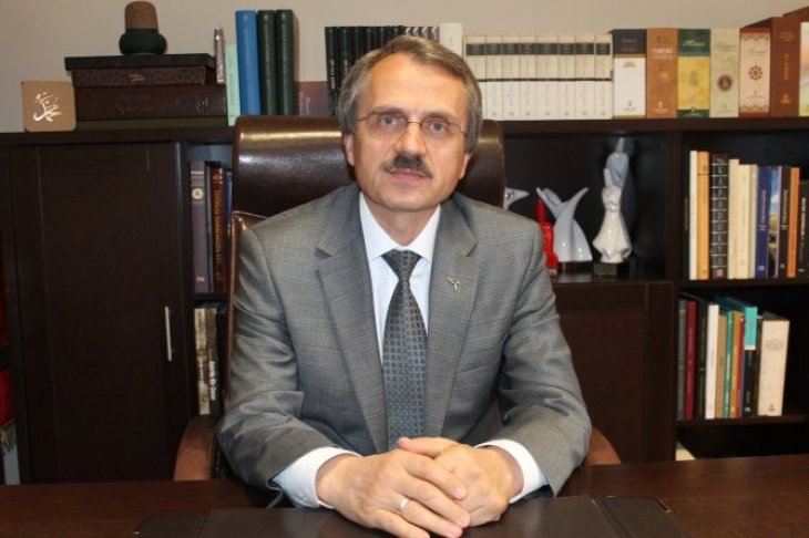 Dr. Mustafa Çıpan’dan eşsiz eser: Hazreti Mevlana’nın Türbesi ve Puşideler