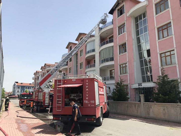 Konya’da yangın! Apartman çatısında çıkan yangın korkuttu