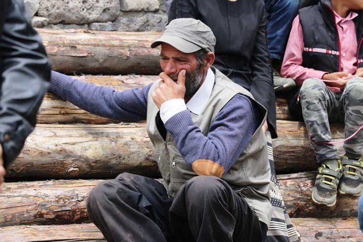 Bu acının tarifi yok! Anne, tandıra düşen çocuğunu kurtarmak isterken can verdi