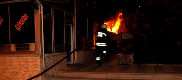 Konya’da zamanında müdahale 5 katlı binayı yanmaktan kurtardı