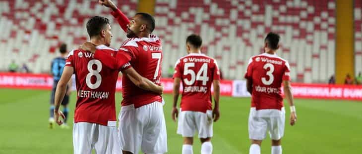 Sivasspor Trabzonspor'u uzatmalarda geçti