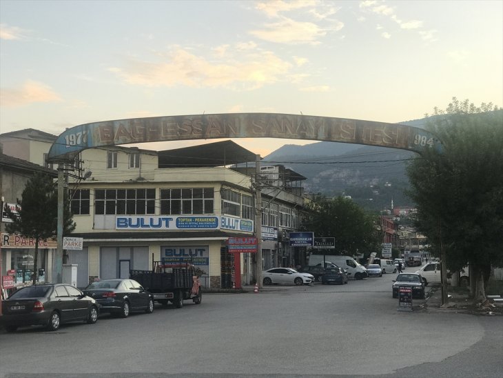 18 yaşındaki genç sokak ortasında ölü bulundu