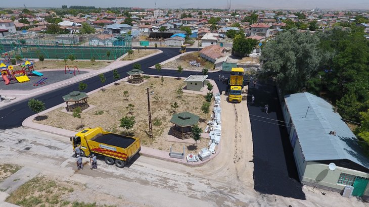 Karatay'ın dört bir yanında yol yapım ve asfaltlama çalışması