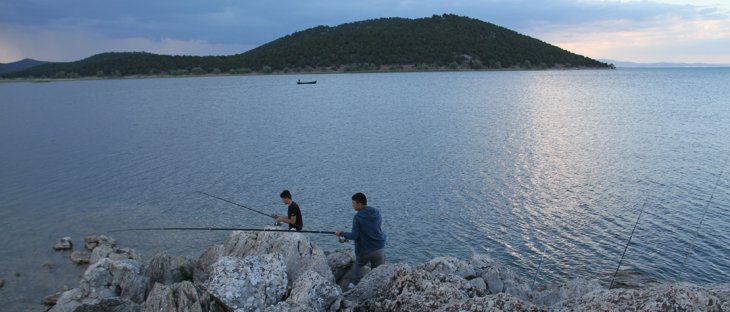 Beyşehir Gölü'nde sportif olta balıkçılığı yapılabilecek alanlar yeniden belirlendi