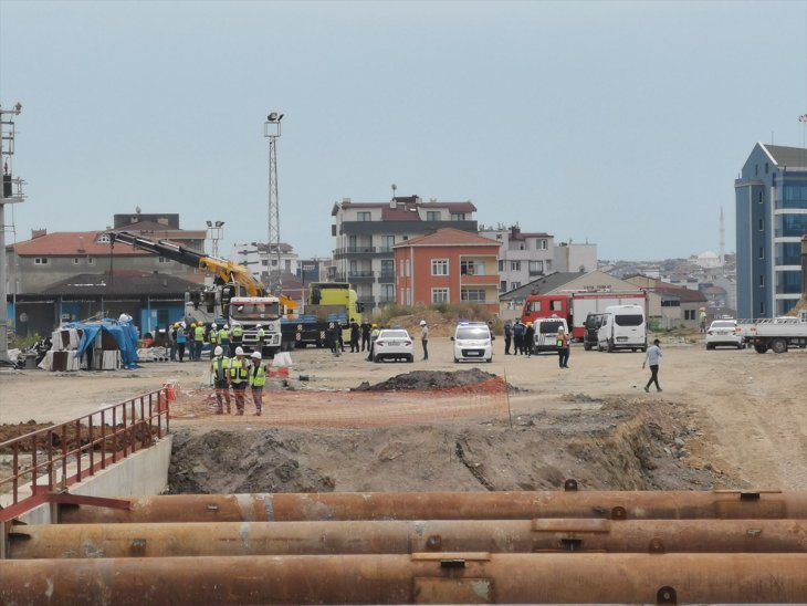İnşaatta feci kaza!  Vincin taşıdığı demirlerin üzerine düşmesi sonucu öldü