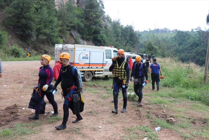 Selde kaybolan genç kızı arama çalışmalarına ara verildi