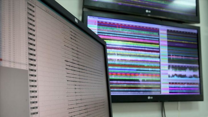 Magnitude-7.5 earthquake hits Mexico