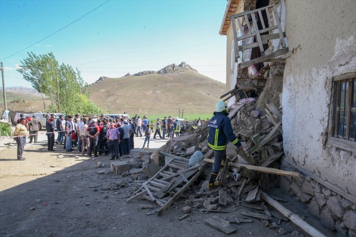 Deprem Van'da 15 köyde hasara neden oldu