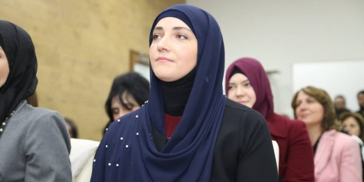 Sırp Meclisinde ilk! Başörtülü vekil Müslümanları temsil edecek