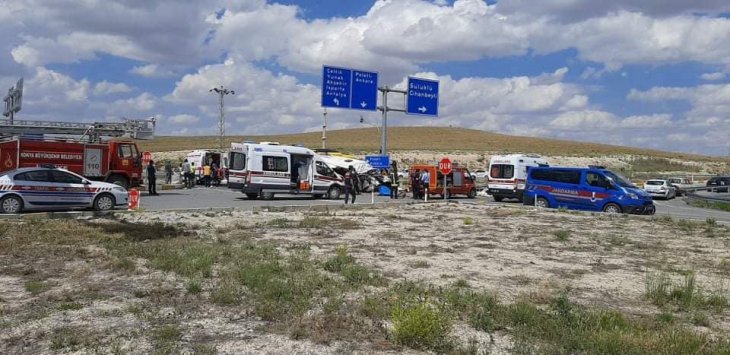 Konya'da TIR, minibüsle çarpıştı: 7 ölü, 11 yaralı
