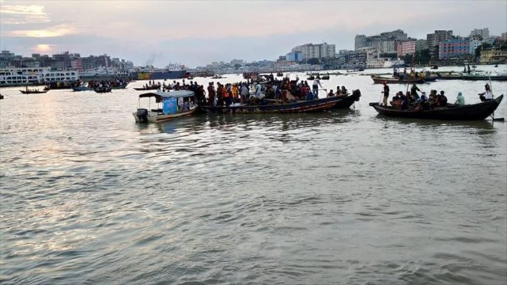 Bangladesh: Ferry sinks, leaving 30 dead