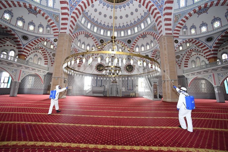 Konya Büyükşehir’den camilere hijyen desteği