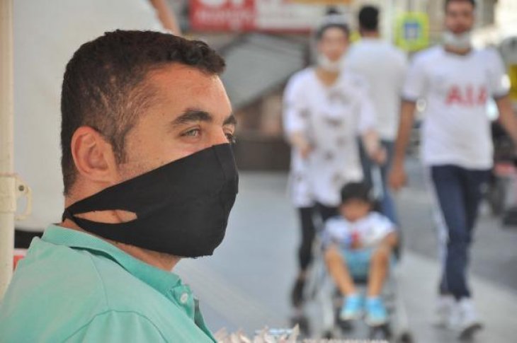 Uzmanlardan siyah maske uyarısı: Koruyuculuğu yok, yüzde egzama yapabilir