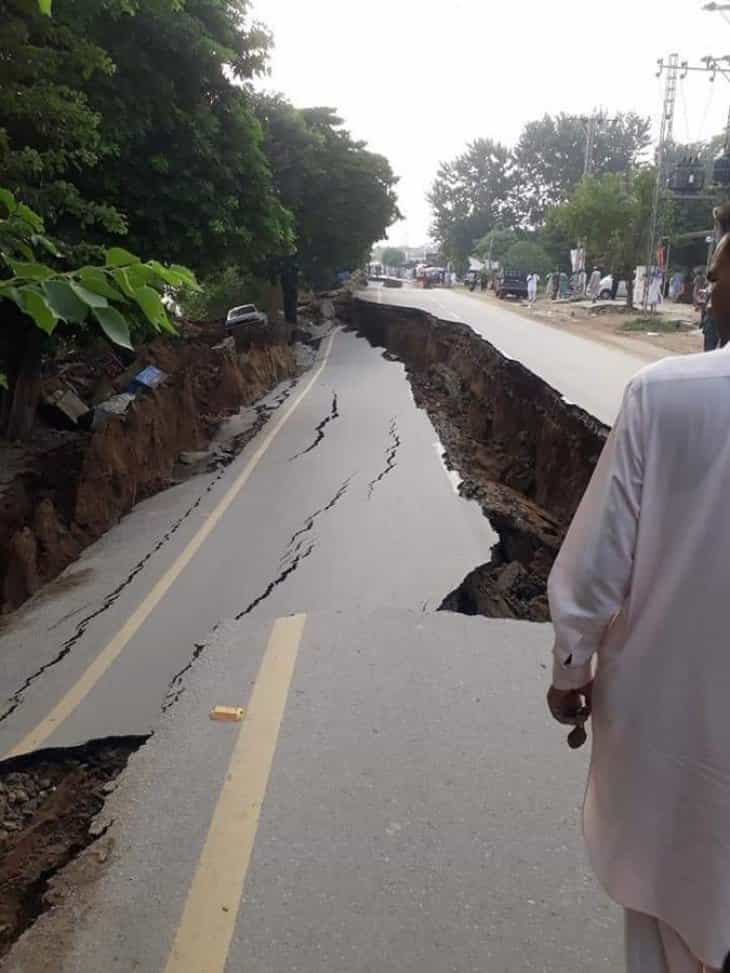 Pakistan'da 5,8 büyüklüğünde deprem! Ölü sayısı 30’a yükseldi
