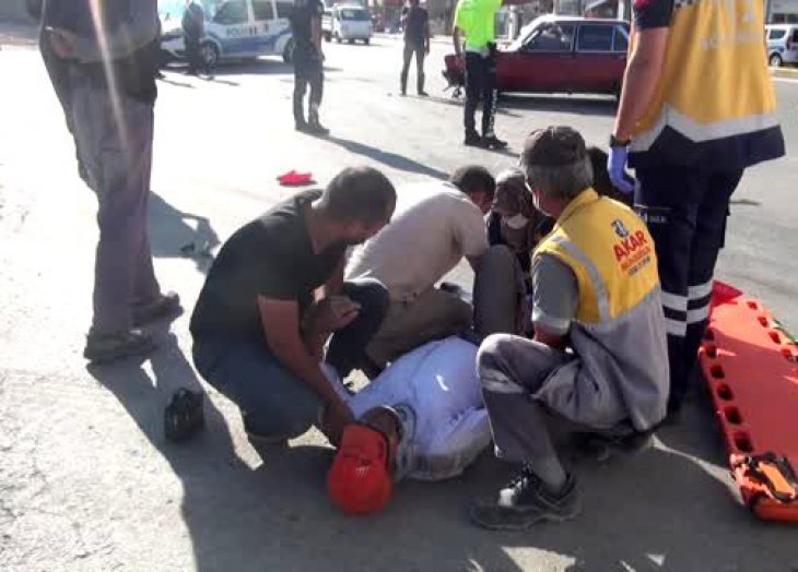 Tesadüfen görüp geldi, yaralı amcasının elini bir an olsun bırakmadı