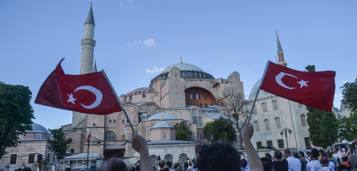 Tarihi karar sonrası Ayasofya Camii’nde ilk ezan okundu