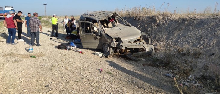 Konya'da trafik kazası! Ölümden döndüler