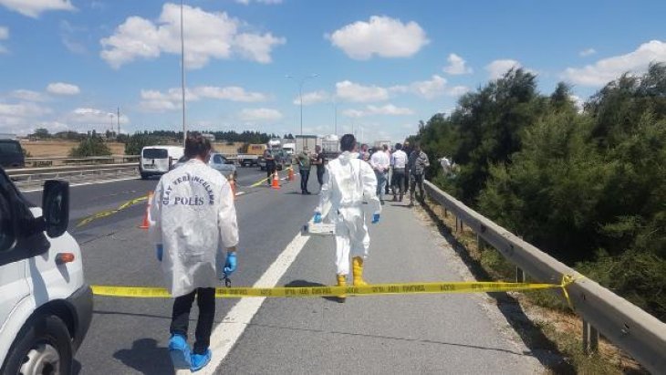 Temizlik işçisi, yol kenarında poşetin içinde cansız beden parçaları buldu