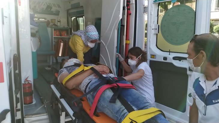 Konya’da motosiklet yayaya çarptı: 2 ağır yaralı