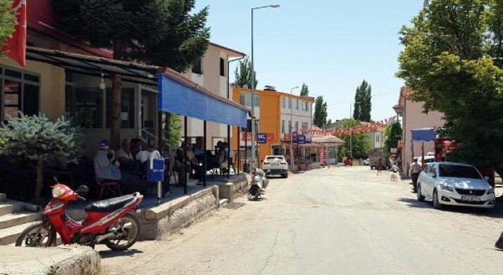 Babasına ateş açtı, kahvehanede oturan 3 kişiyi vurdu