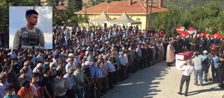 Karaman’da şehidimize veda! Düğünü yapılacak okul bahçesinde şehit olarak cenaze namazı kılındı