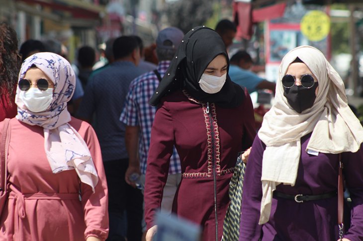 Bakan Koca ‘Vaka sayısı az' dedi, bugün vatandaşlar o kenti doldurdu