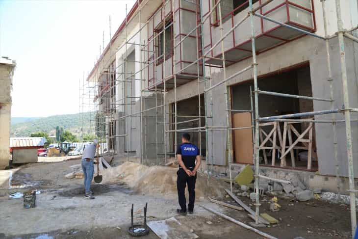 Hadim'de Gençlik Merkezi inşaatı sürüyor