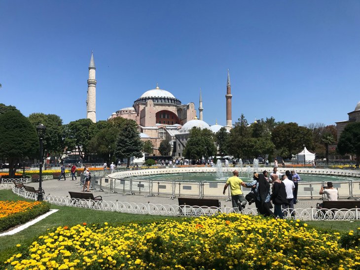 Türkiye Ayasofya Camii'ne akın ediyor