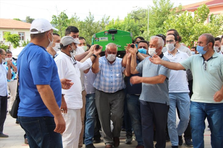 Yazar Asım Gültekin son yolculuğuna uğurlandı