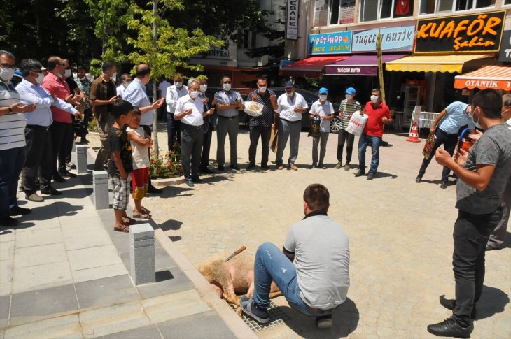 Akşehir'de Ayasofya-i Kebir Cami-i Şerifi'nin ibadete açılışı dolayısıyla kurban kesildi