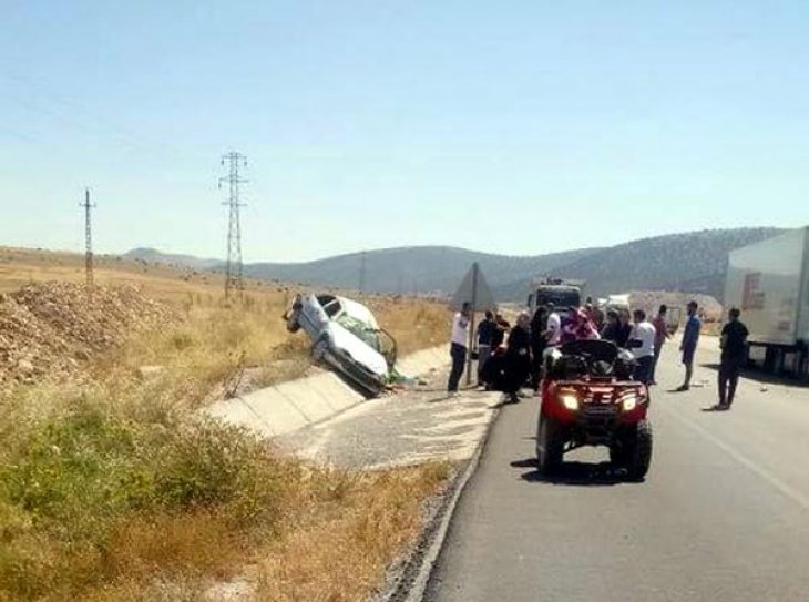 Otomobil şarampole devrildi, küçük Elif öldü, anne - baba ve ağabeyi yaralı