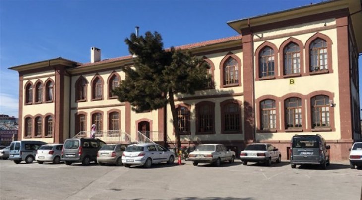 Konya İl Milli Eğitim Müdürlüğü binasına yorgun mermi isabet etti