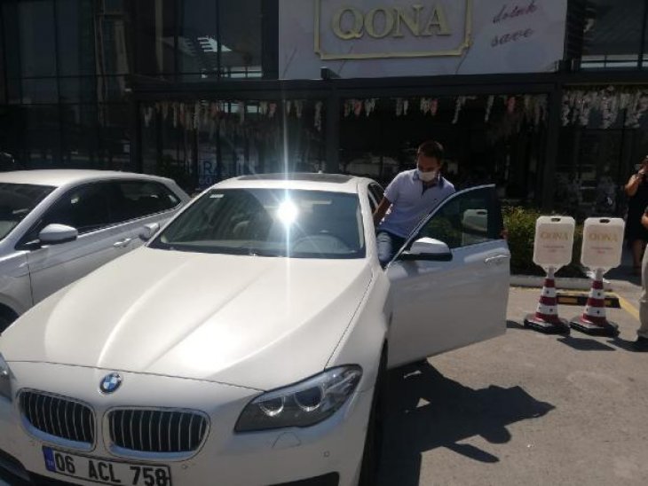 Sözünü tuttu, Türkiye birincisi öğrencisine otomobilini hediye etti