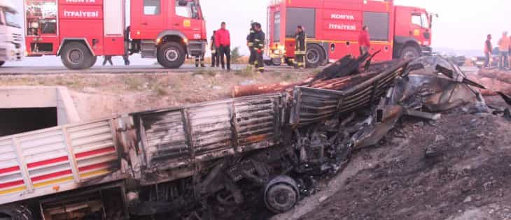 Konya’da yoldan çıkan tır yandı, sıkışan sürücü hayatını kaybetti