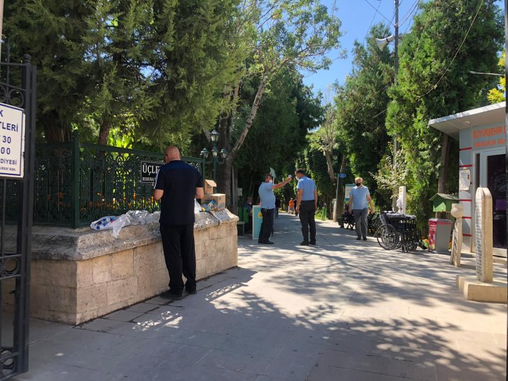 Konya’da koronavirüs önlemleri altında mezarlık ziyareti