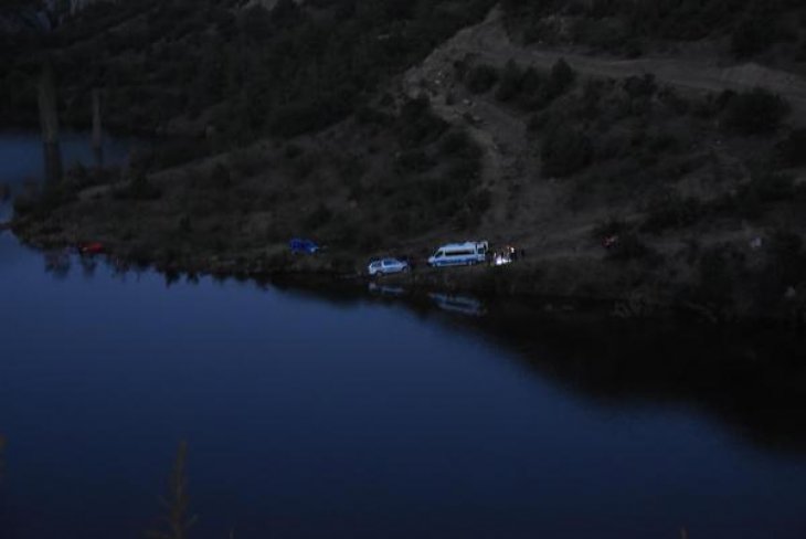Piknik faciaya dönüştü! Gölete düşen kız ve kurtarmak için suya atlayan anne boğuldu