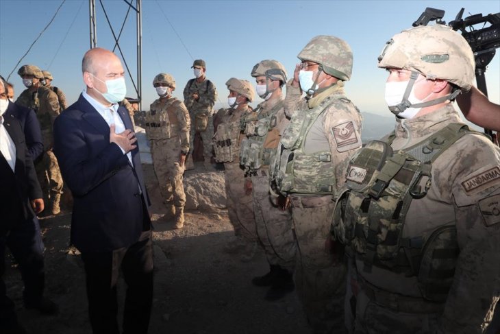 Cumhurbaşkanı Erdoğan, Nuh Peygamber Üs Bölgesi'ndeki askerlerin bayramını kutladı