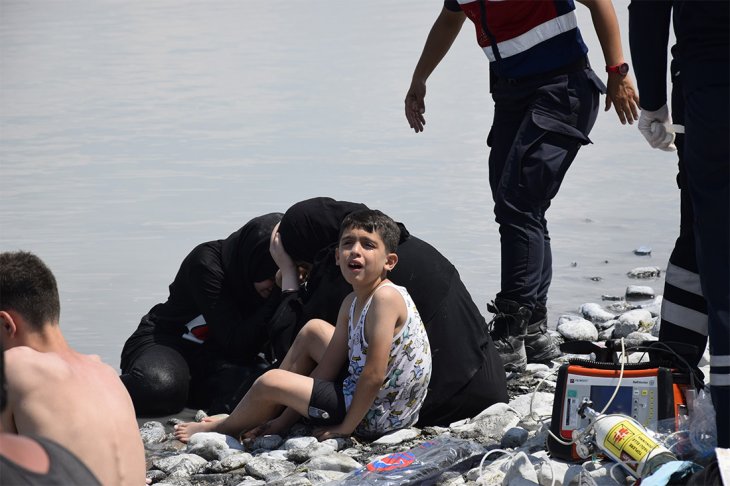 Salda Gölü'nde büyük acı! 13 yaşındaki çocuk boğuldu