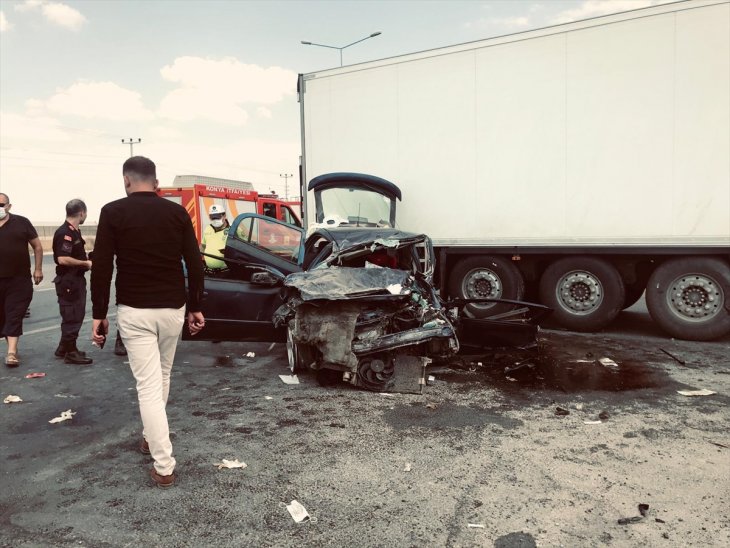 Konya'da yabancı plakalı TIR’la çarpışan otomobildeki 1 kişi öldü, 2 kişi yaralandı